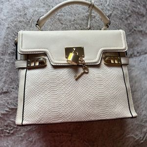 Aldo hand bag bag, off white colour